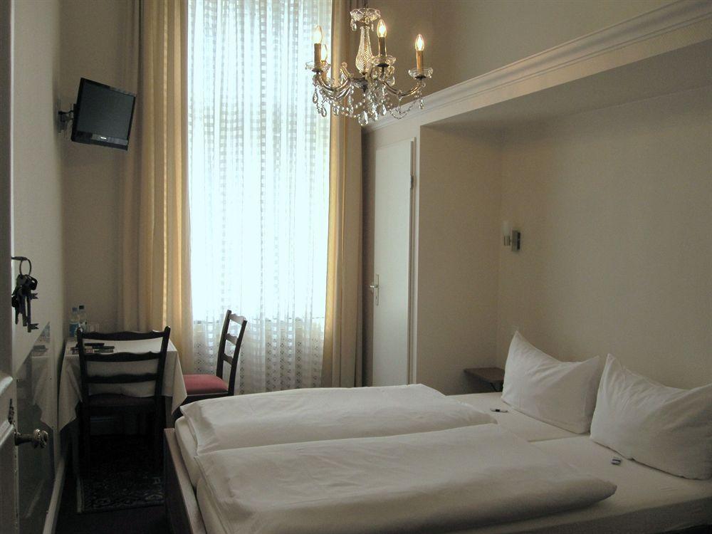 Hotel Pension Fasanenhaus Берлин Экстерьер фото