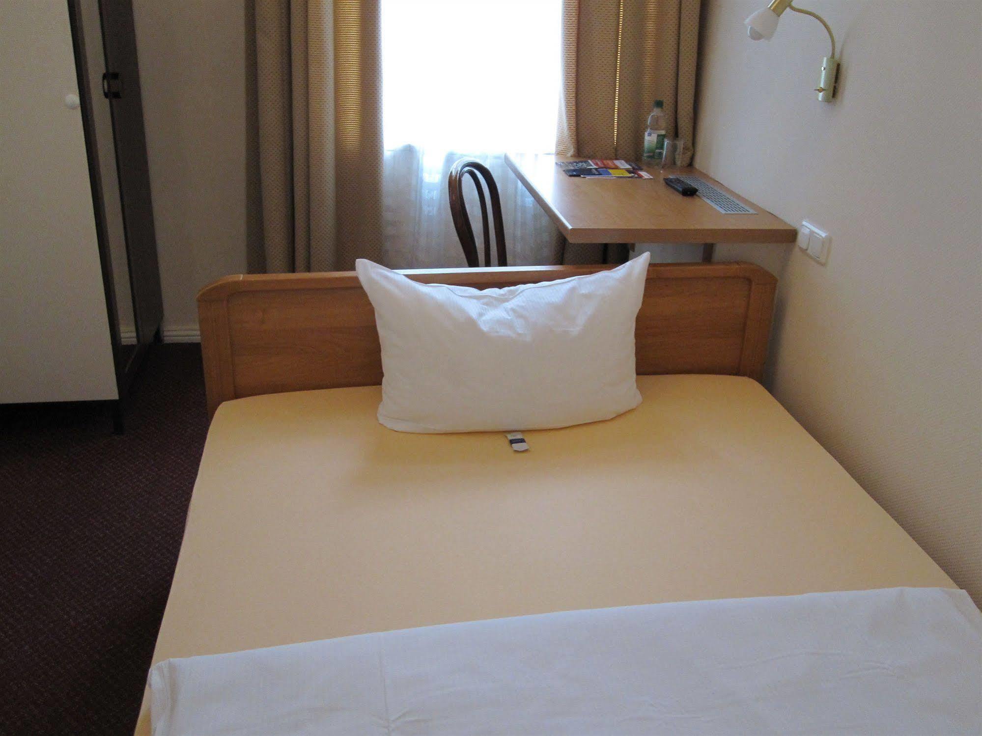 Hotel Pension Fasanenhaus Берлин Экстерьер фото