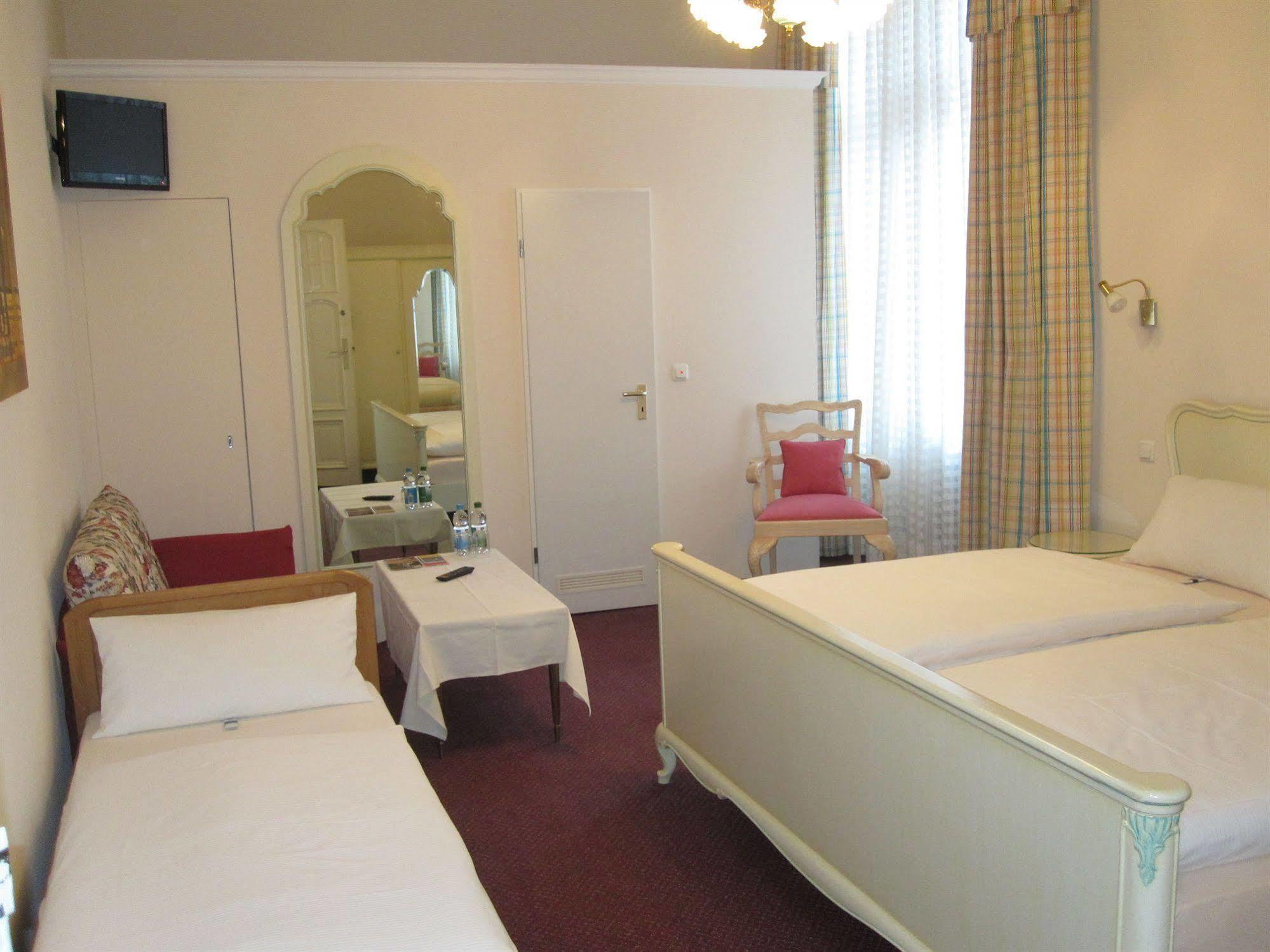 Hotel Pension Fasanenhaus Берлин Экстерьер фото