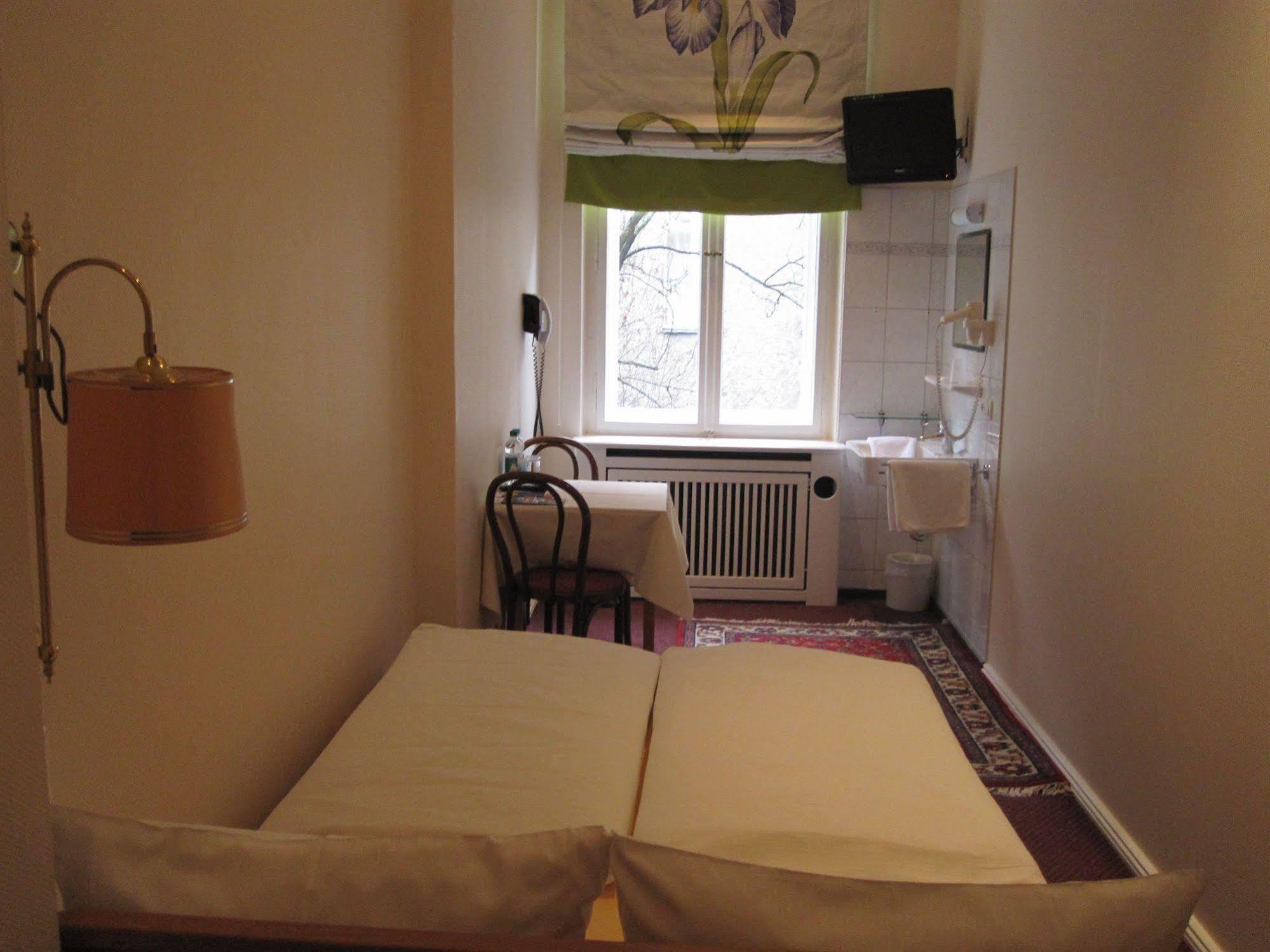 Hotel Pension Fasanenhaus Берлин Экстерьер фото
