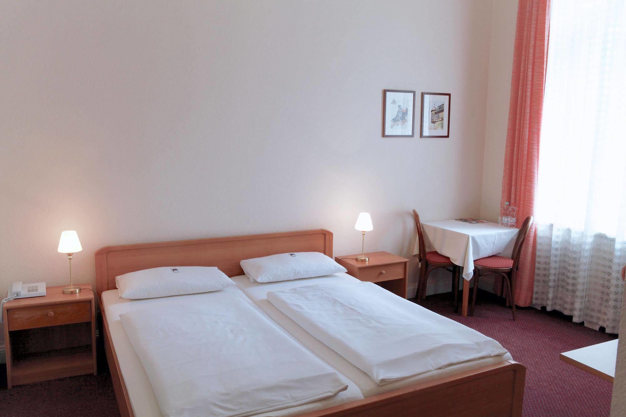 Hotel Pension Fasanenhaus Берлин Экстерьер фото
