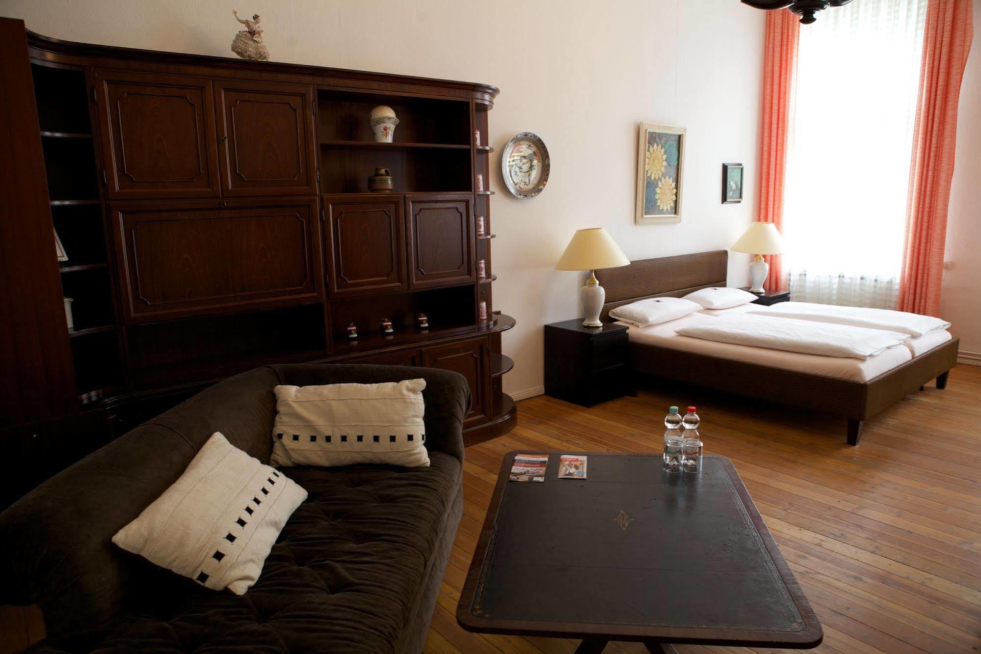 Hotel Pension Fasanenhaus Берлин Экстерьер фото
