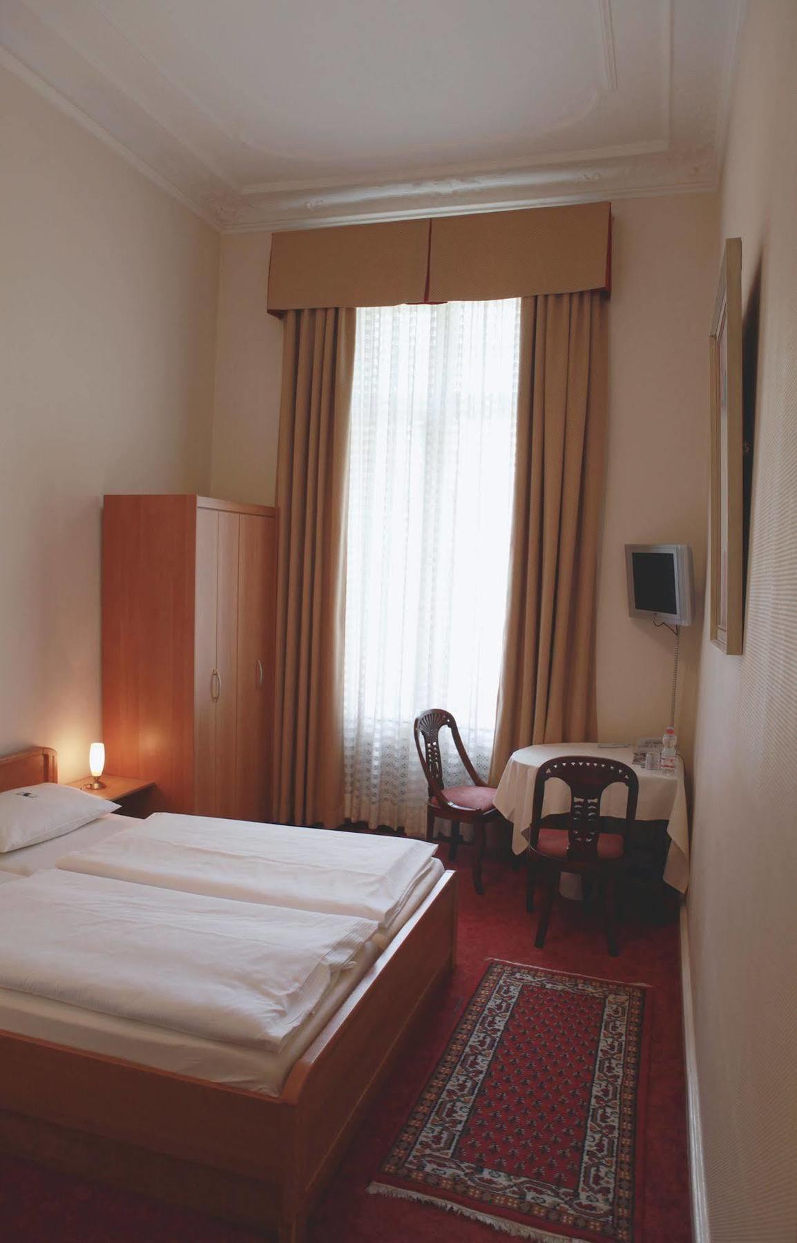 Hotel Pension Fasanenhaus Берлин Экстерьер фото