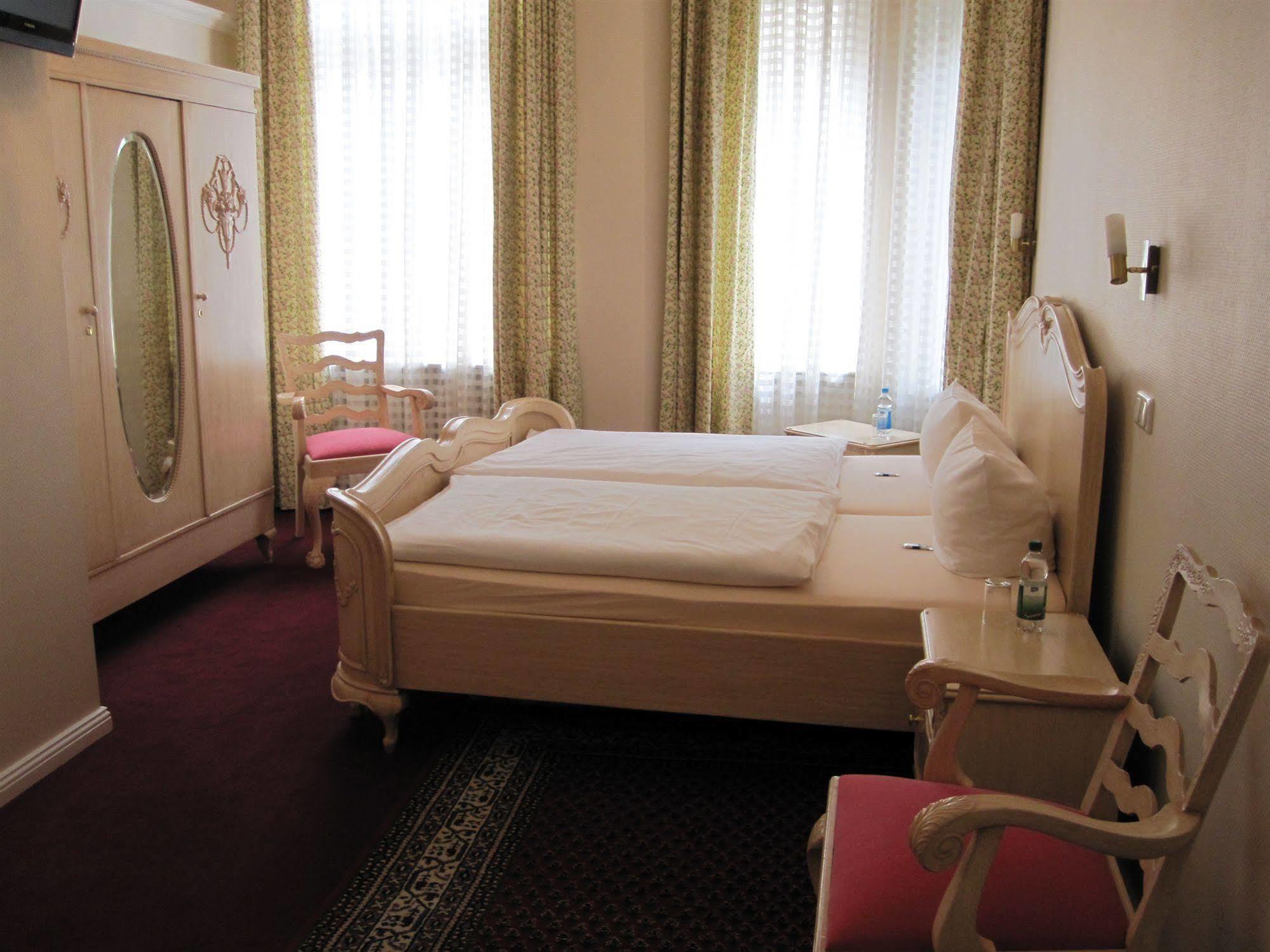 Hotel Pension Fasanenhaus Берлин Экстерьер фото